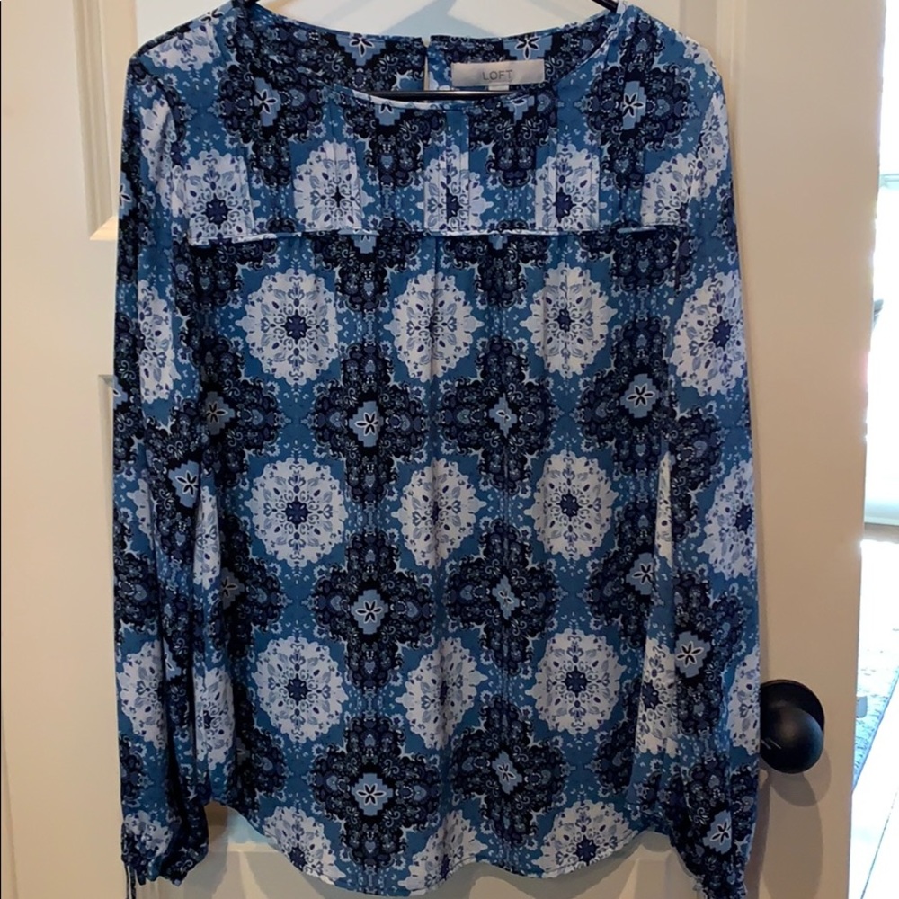 Loft long sleeve flowy fit blouse size M